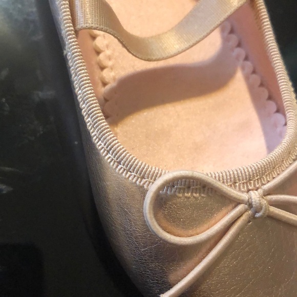 Shoes - Picture 2 of 4